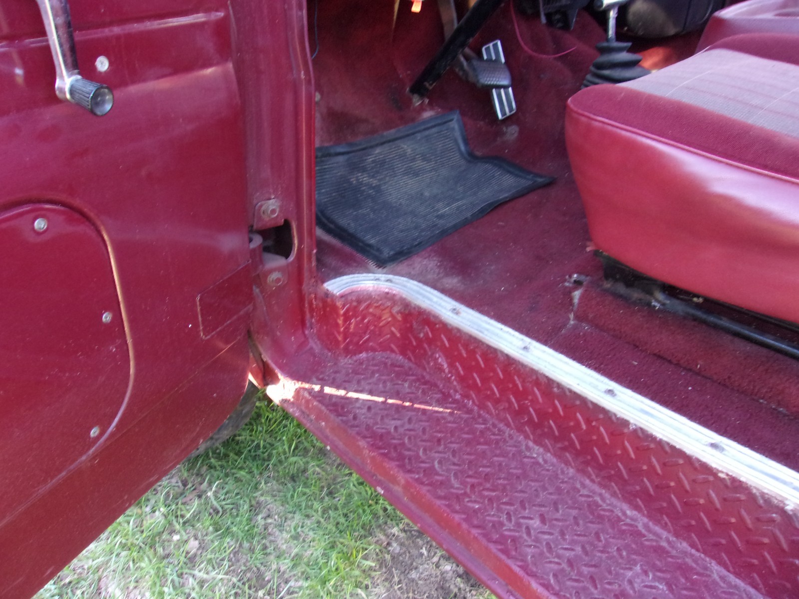 Ford-F-250-1966-Standard-Cab-Pickup-2