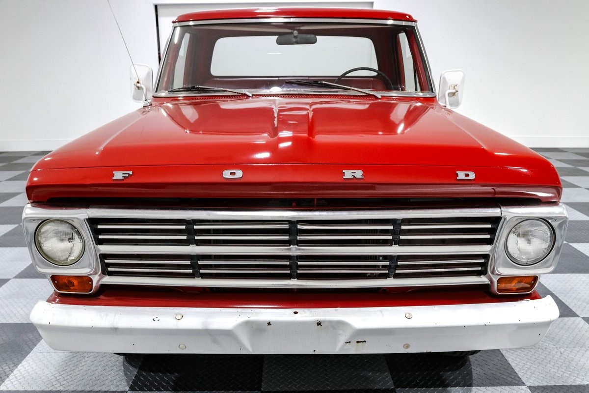 Ford-F-250-1968-Truck-1