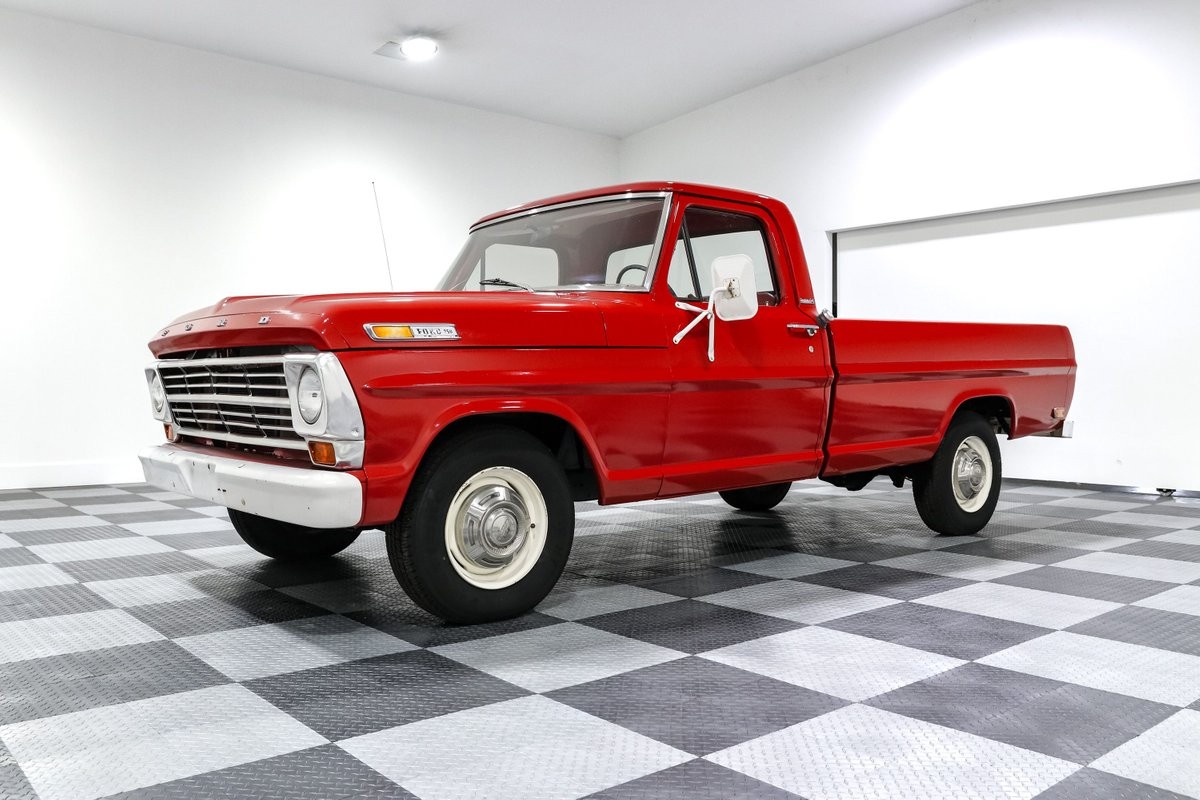 Ford-F-250-1968-Truck-2