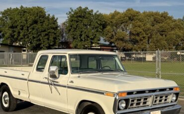 Ford-F-250-1977-Extended-Cab-Pickup-2