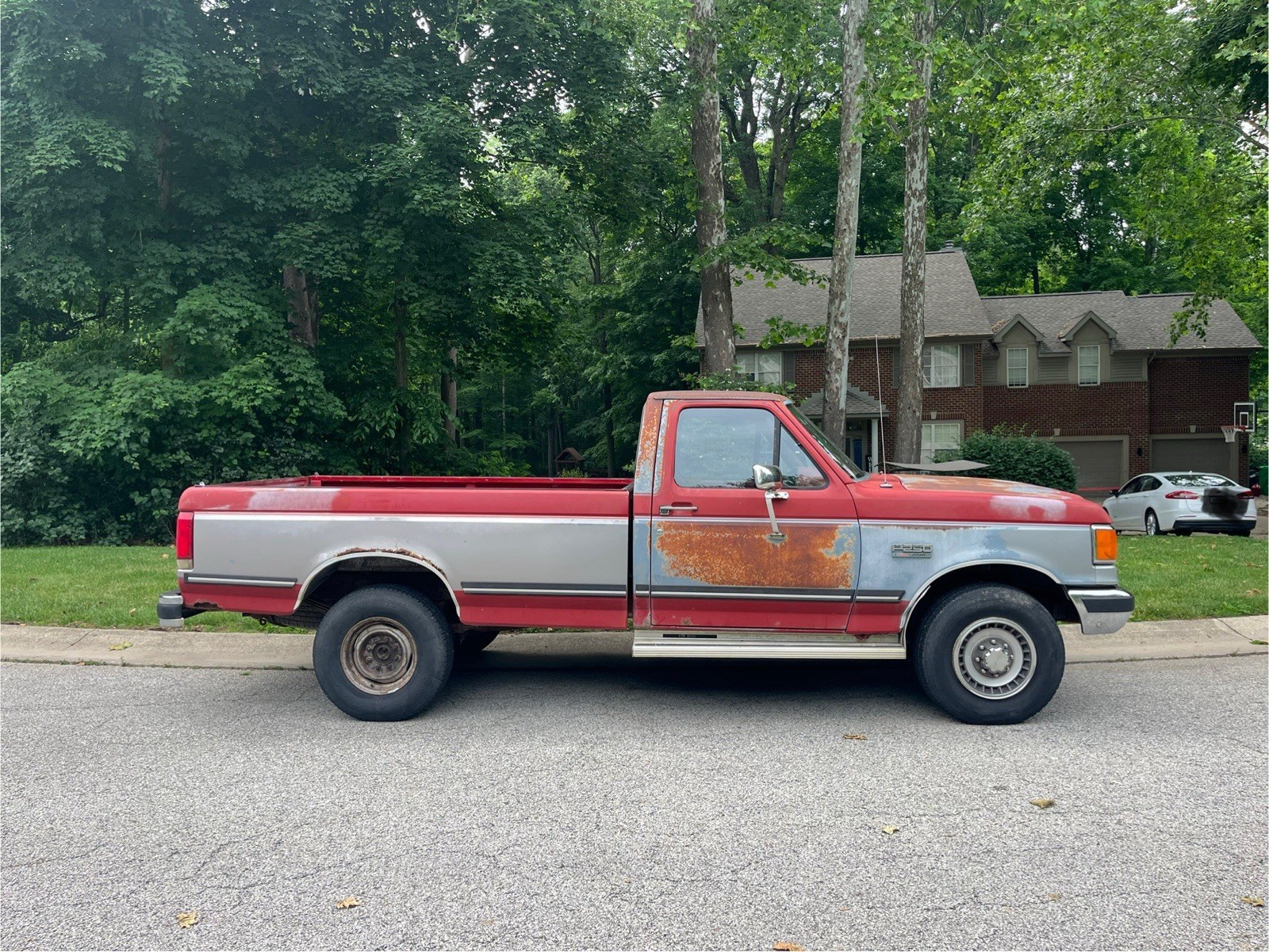 Ford-F-250-1988-Standard-Cab-Pickup-2