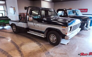 Ford-F-350-1979-Pickup-Truck-2