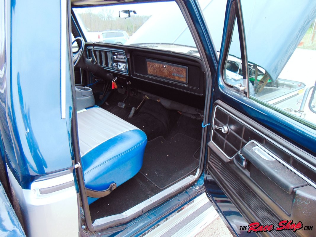 Ford-F-350-1979-Pickup-Truck-21