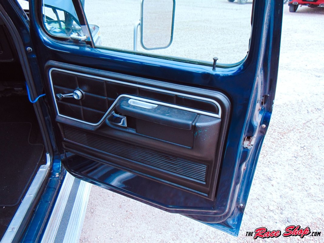 Ford-F-350-1979-Pickup-Truck-22