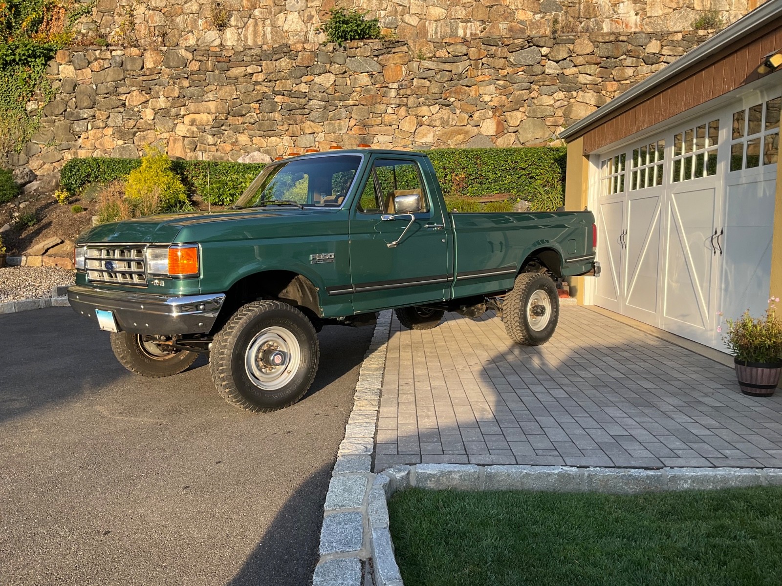 Ford F-350 1990 Standard Cab Pickup