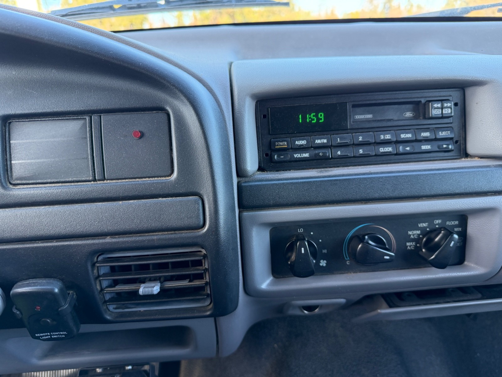 Ford-F-350-1996-Standard-Cab-Pickup-23