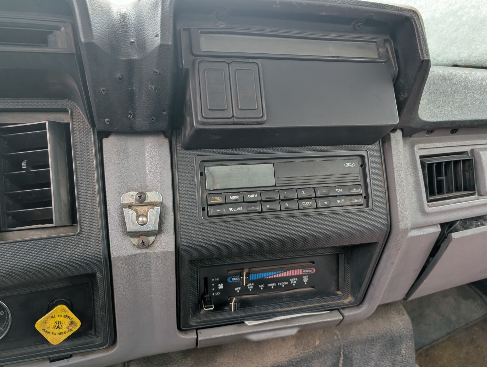 Ford-F-800-1996-Straight-Truck-Medium-Conventional-13