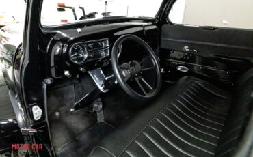 Ford-F1-1949-Pickup-Truck-4