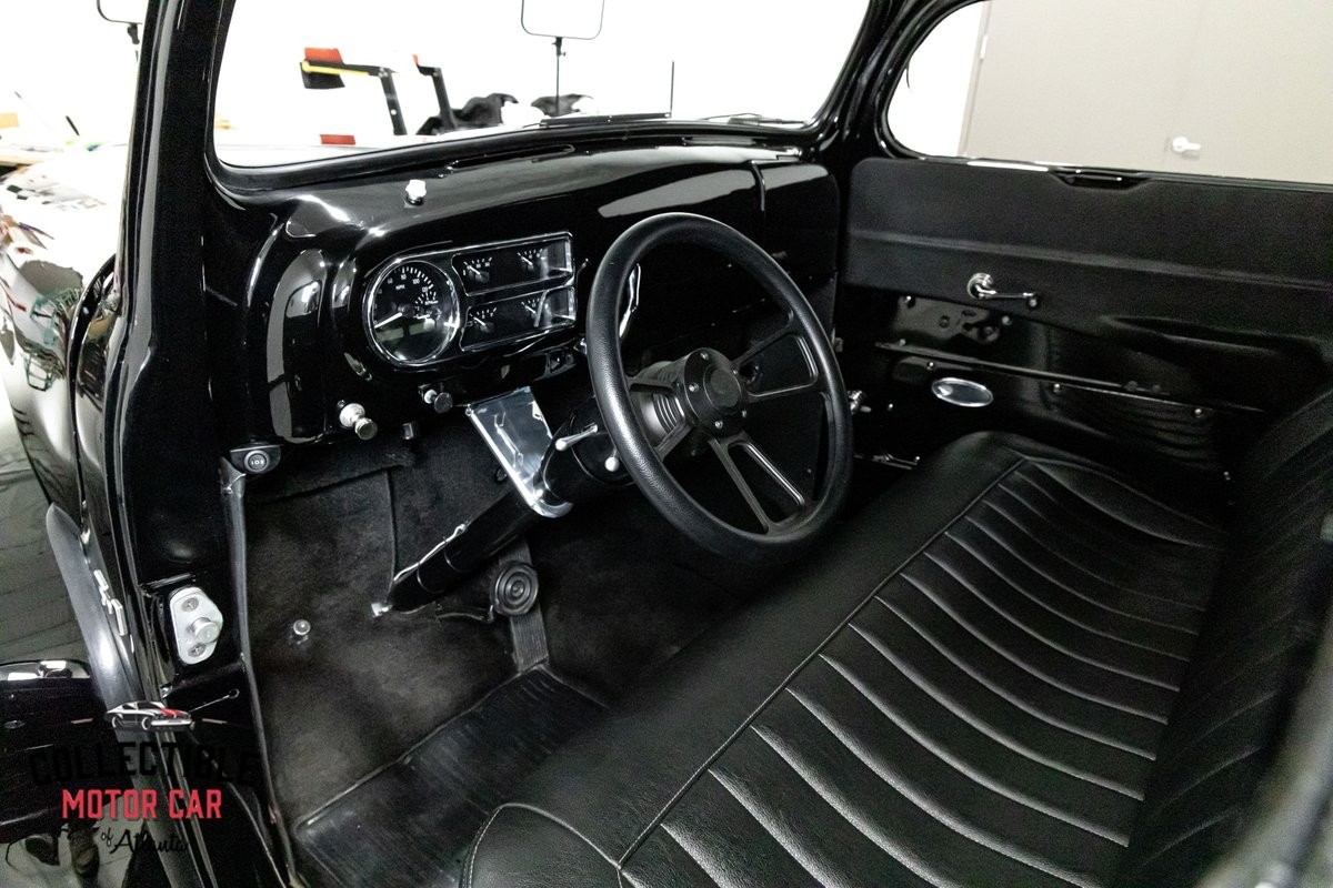 Ford-F1-1949-Pickup-Truck-4