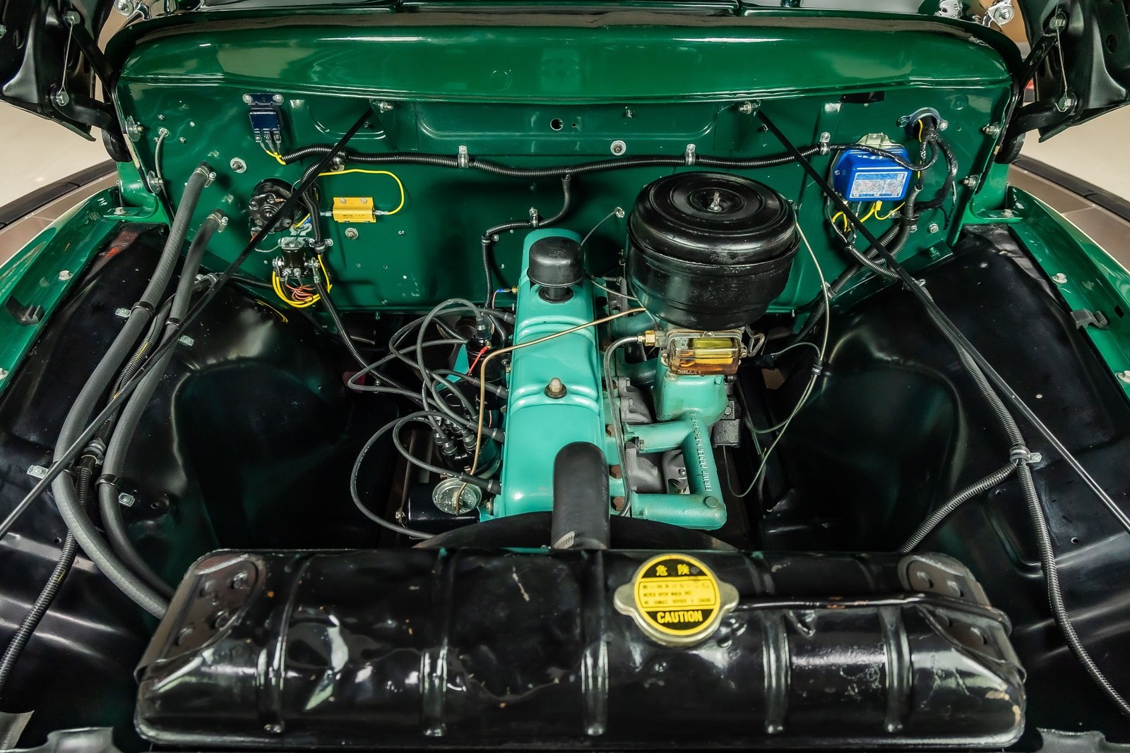 Ford-F100-1953-Pickup-Truck-3