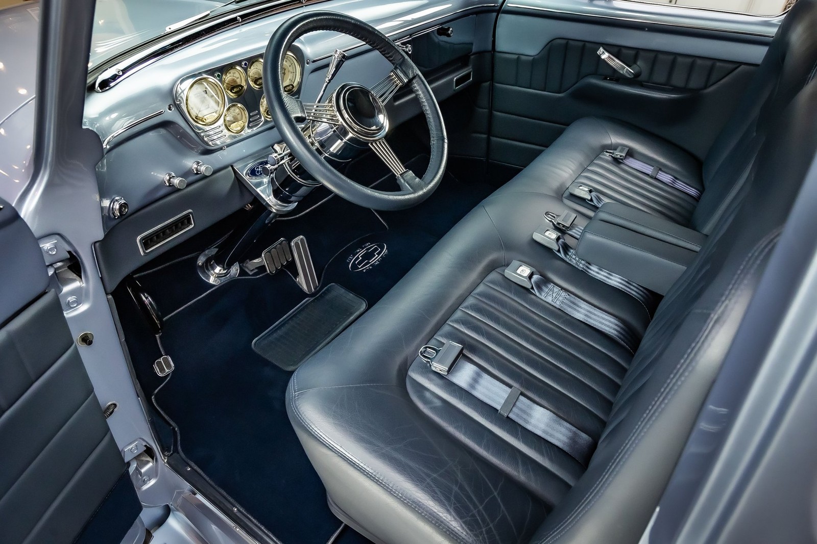 Ford-F100-1955-Pickup-Truck-2