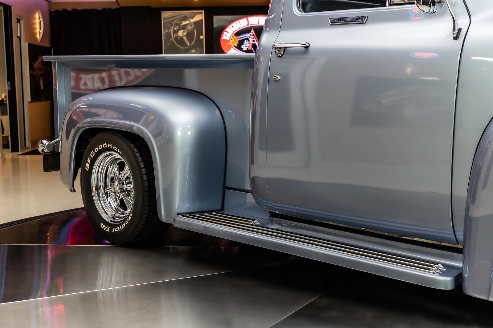 Ford-F100-1955-Pickup-Truck-22