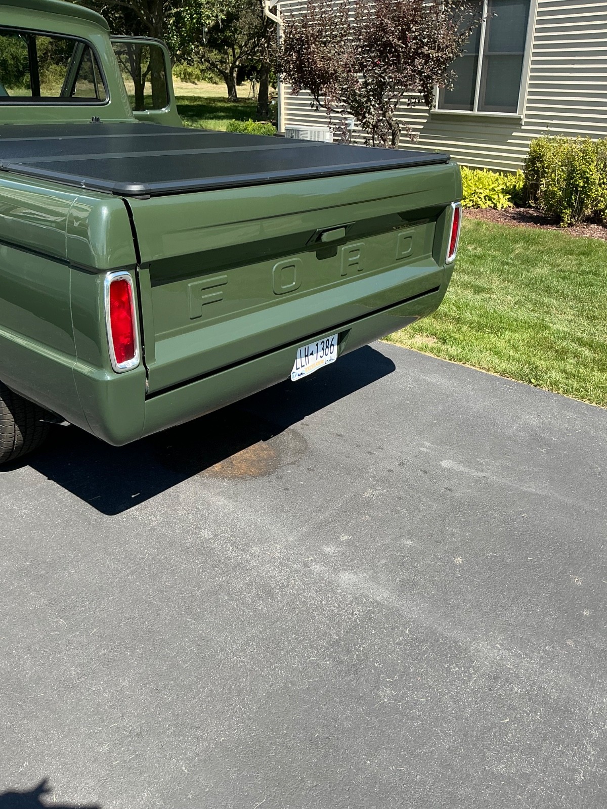 Ford-F100-1966-Standard-Cab-Pickup-2