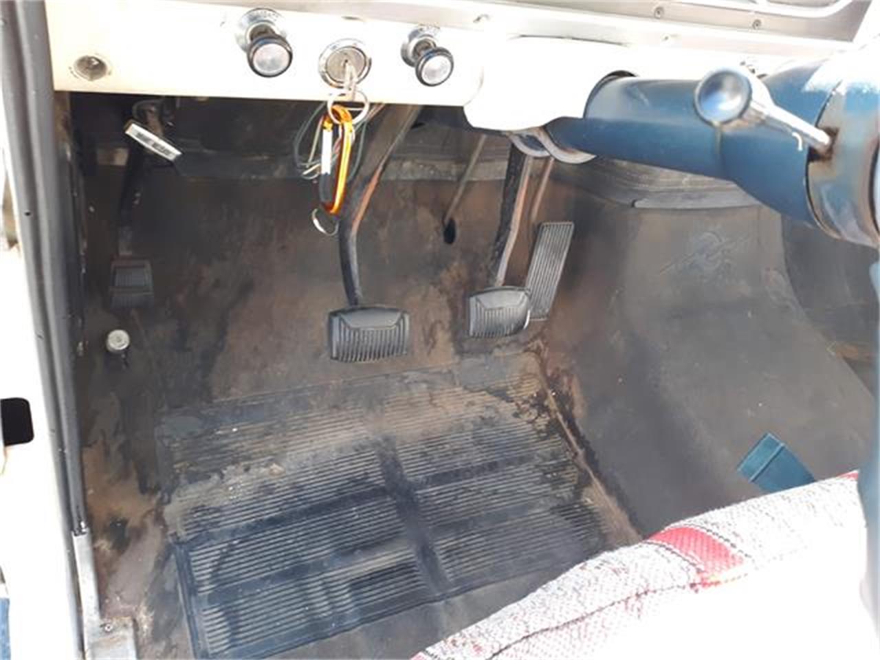 Ford-F100-1969-White-Blue-10