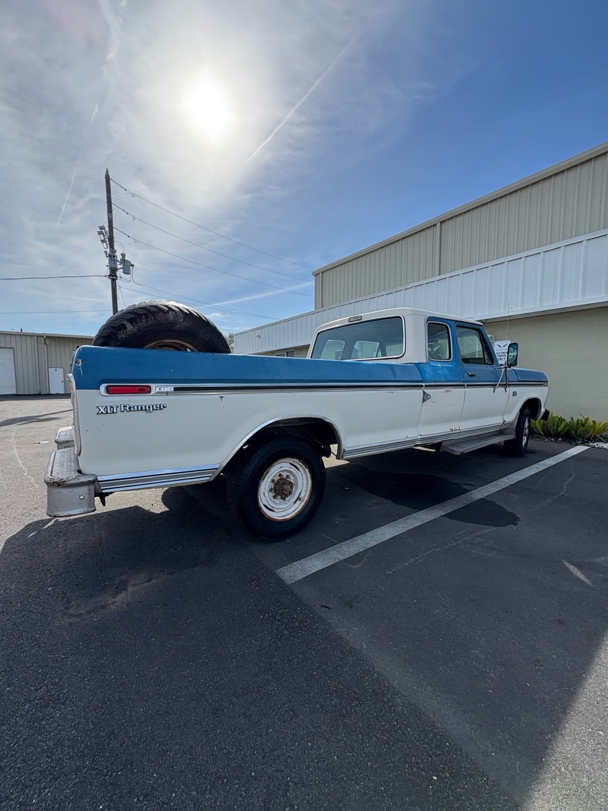 Ford-F250-1975-Extended-Cab-Pickup-2