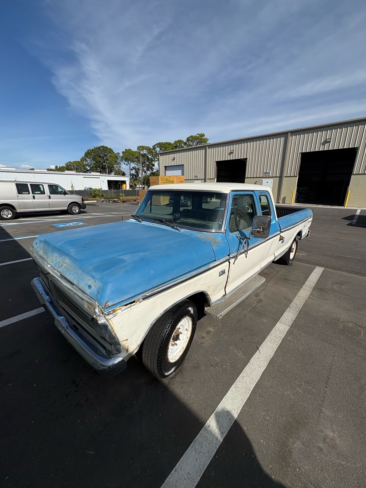 Ford-F250-1975-Extended-Cab-Pickup-8