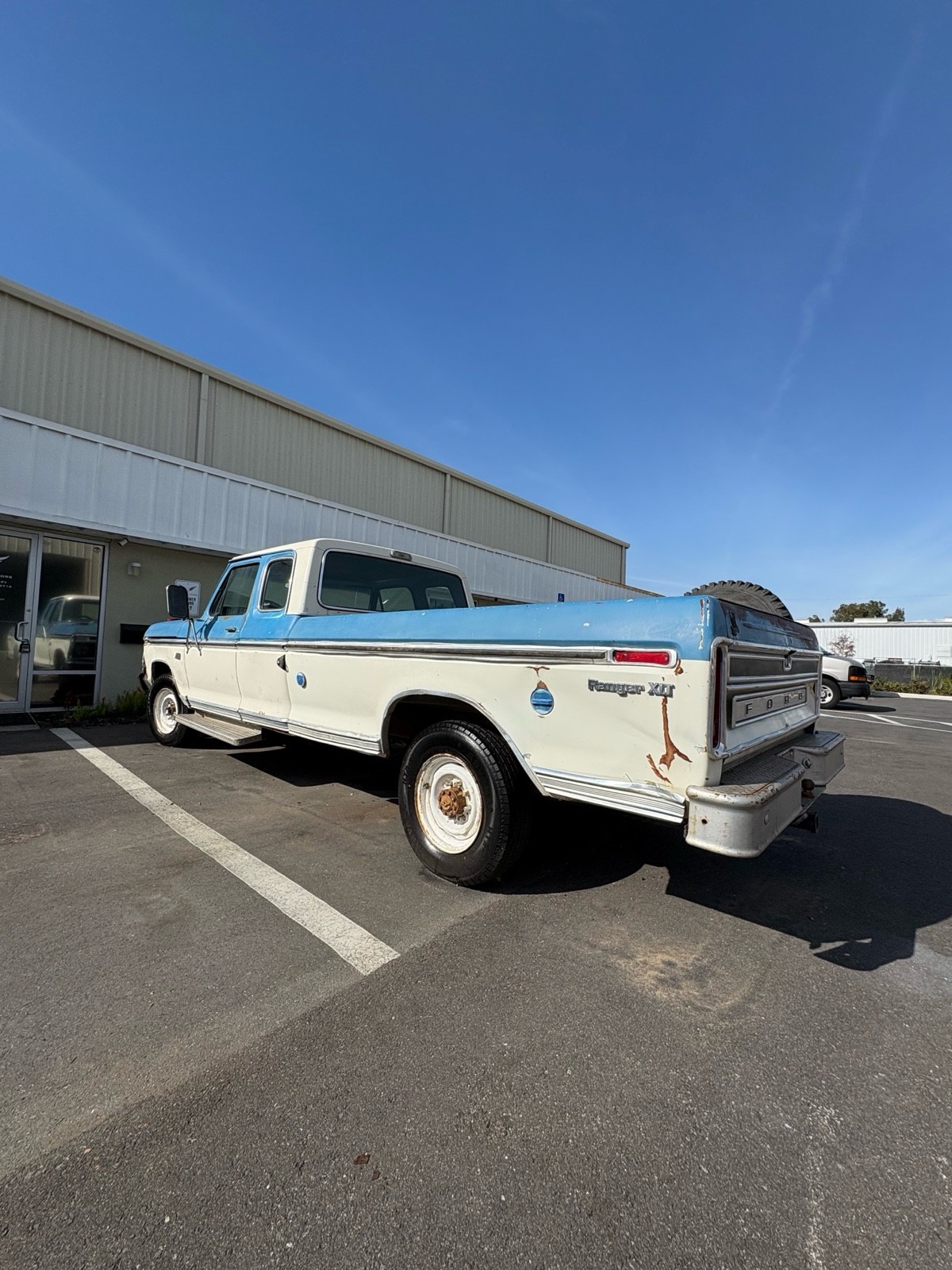 Ford-F250-1975-Extended-Cab-Pickup-9