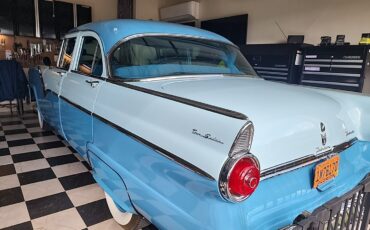 Ford-Fairlane-1955-Sedan-11