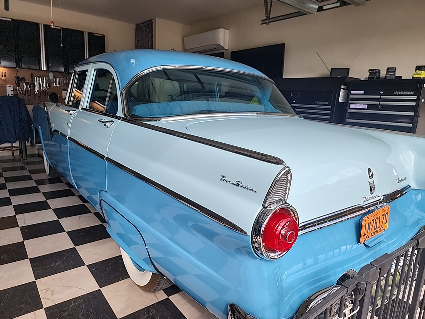 Ford-Fairlane-1955-Sedan-11