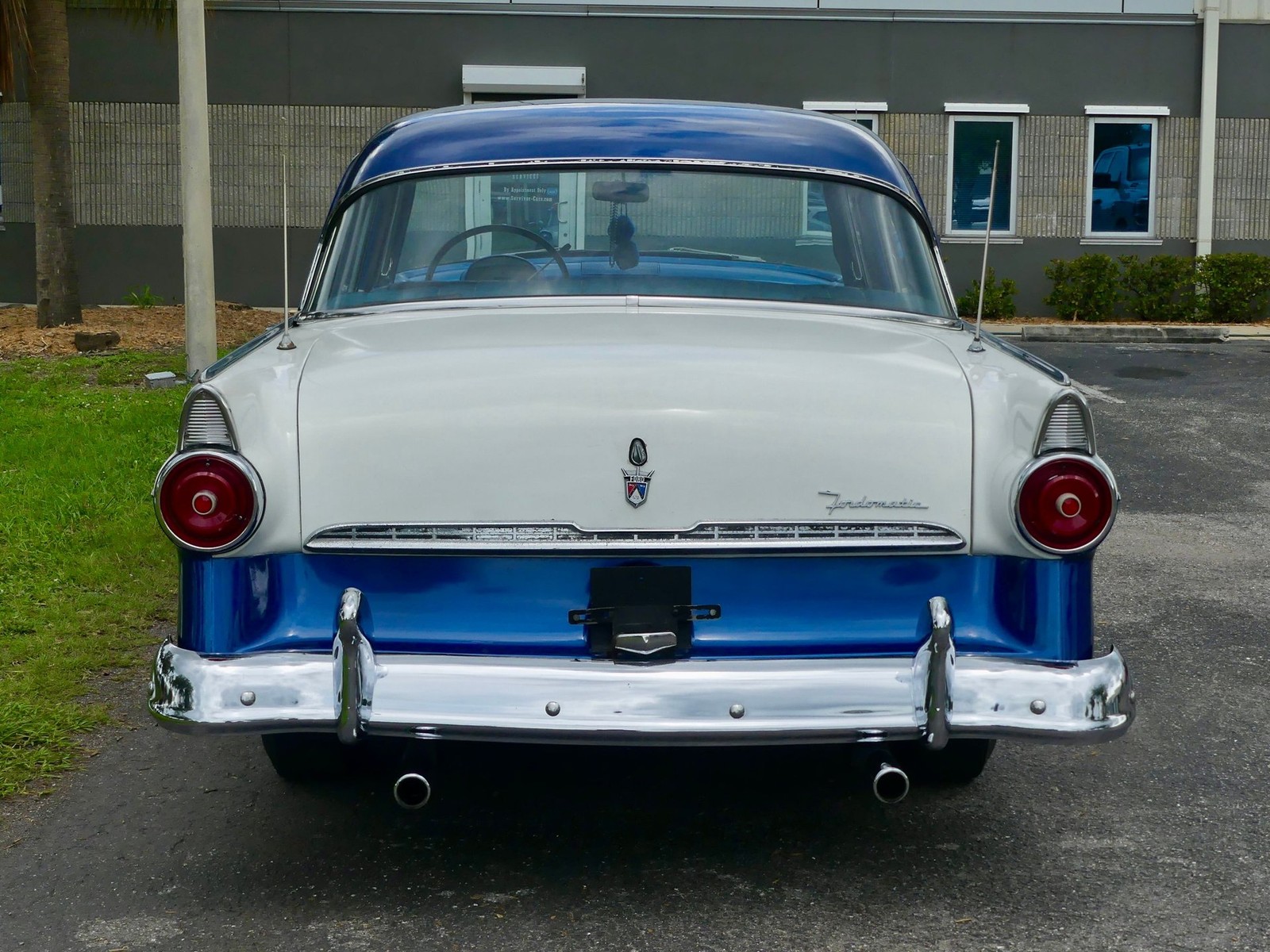 Ford-Fairlane-1955-Sedan-14