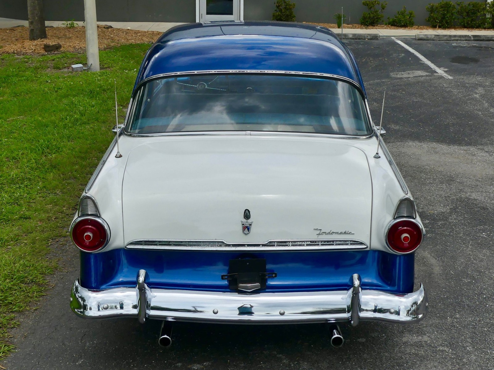 Ford-Fairlane-1955-Sedan-15