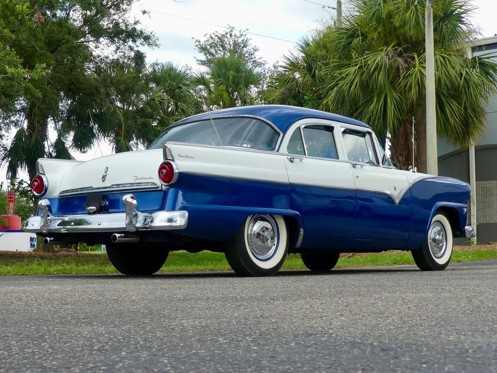 Ford-Fairlane-1955-Sedan-19