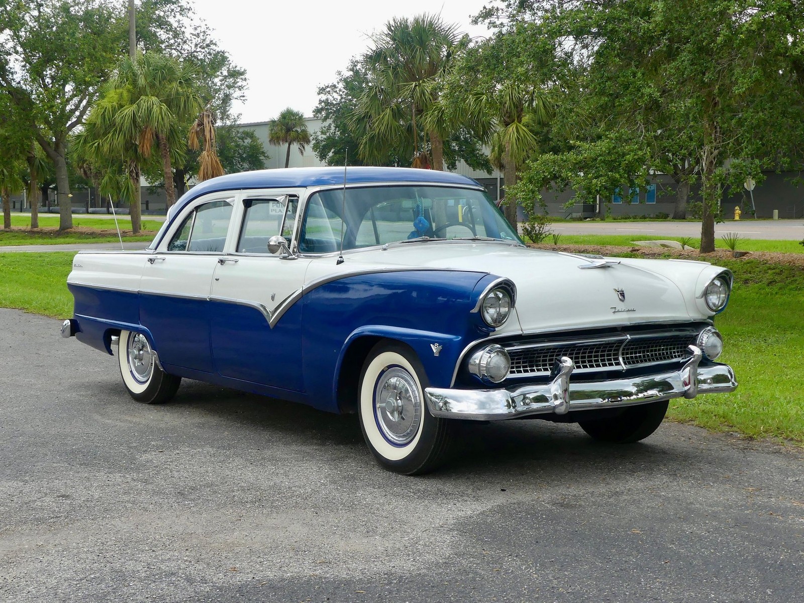 Ford-Fairlane-1955-Sedan-22