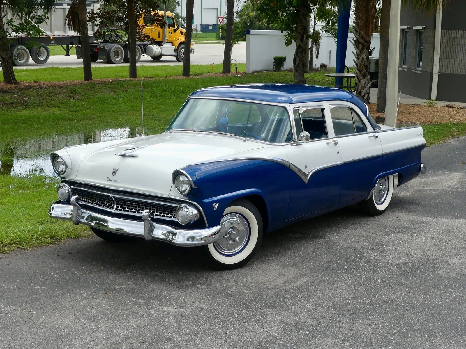 Ford-Fairlane-1955-Sedan-6