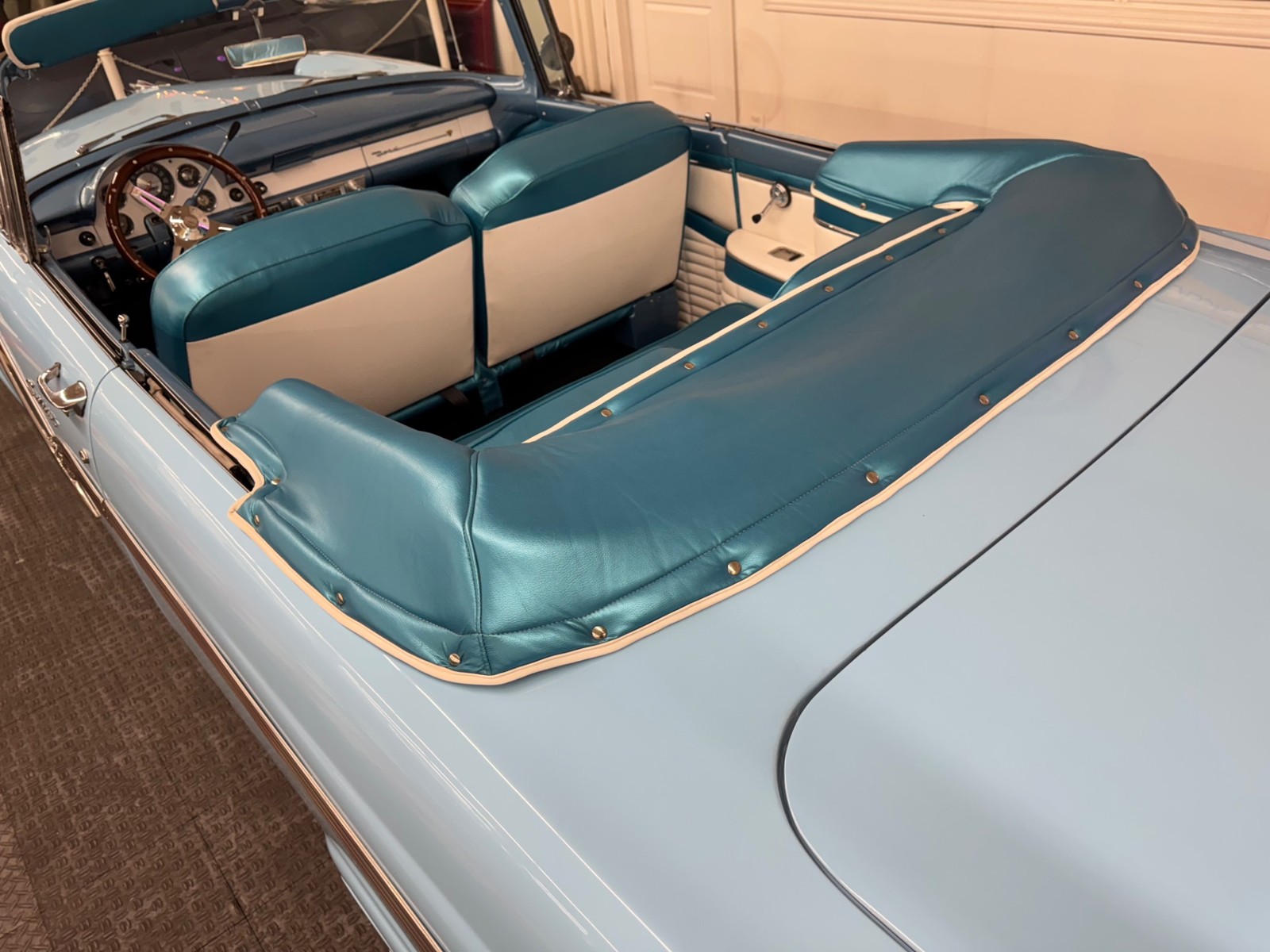 Ford-Fairlane-1956-15