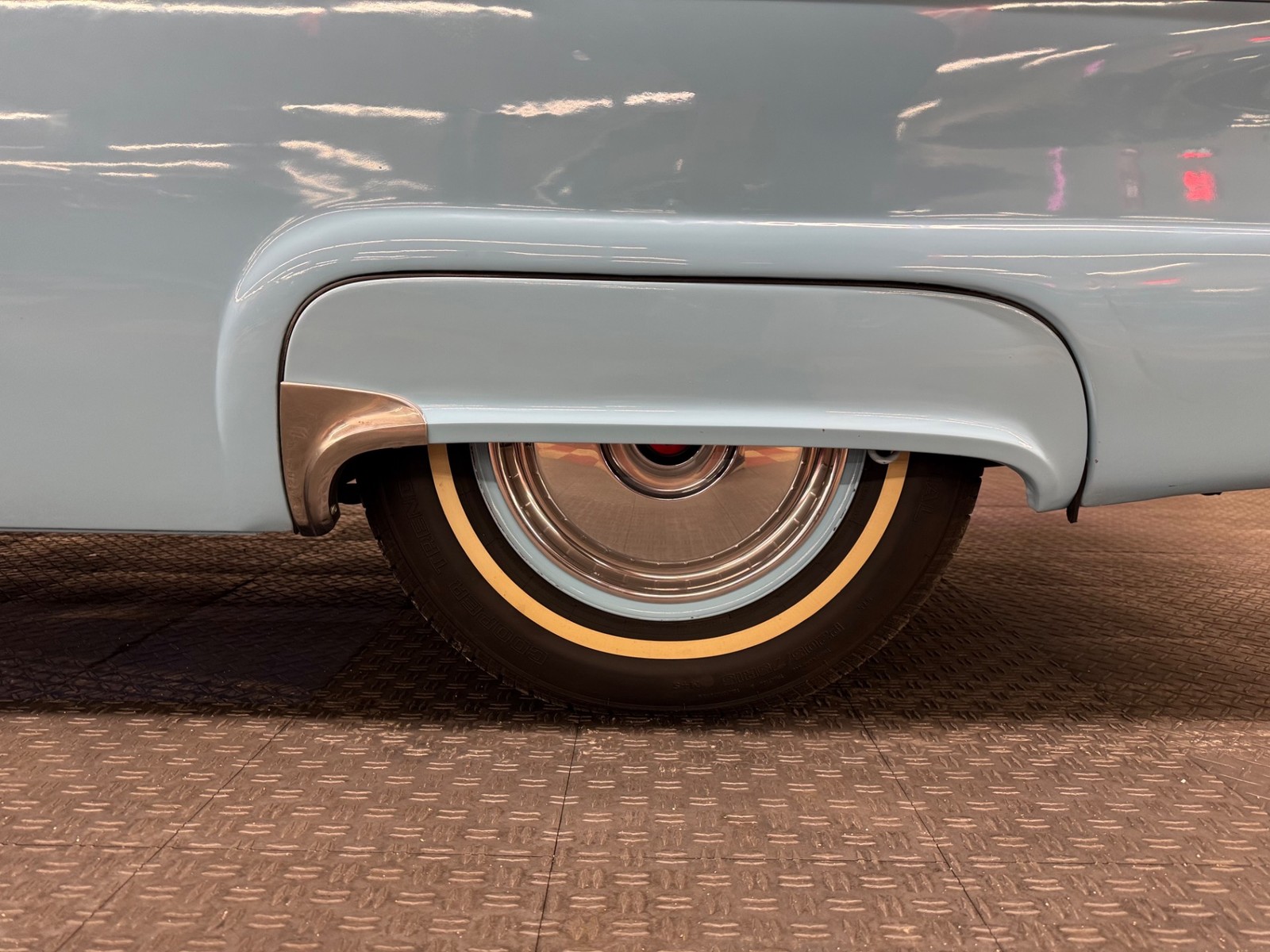 Ford-Fairlane-1956-25