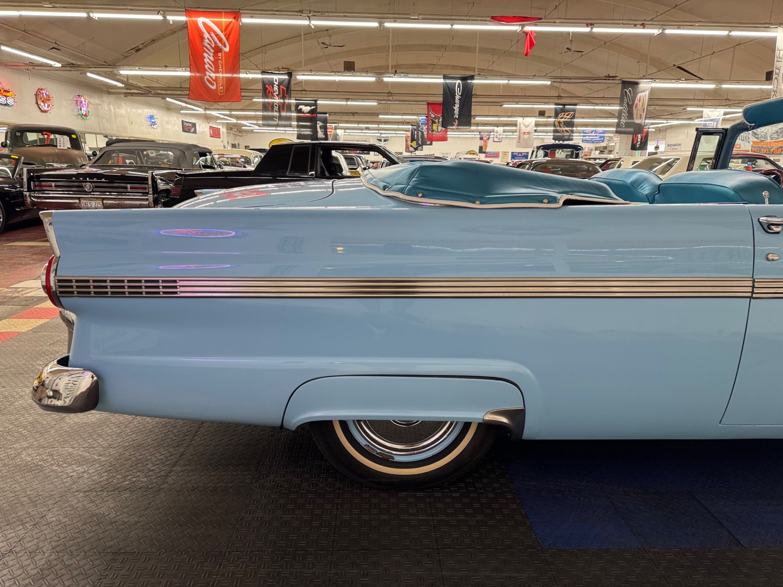 Ford-Fairlane-1956-26