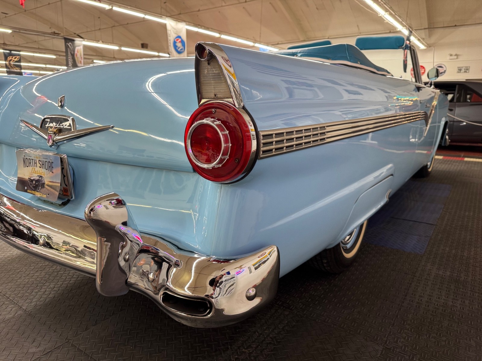 Ford-Fairlane-1956-29