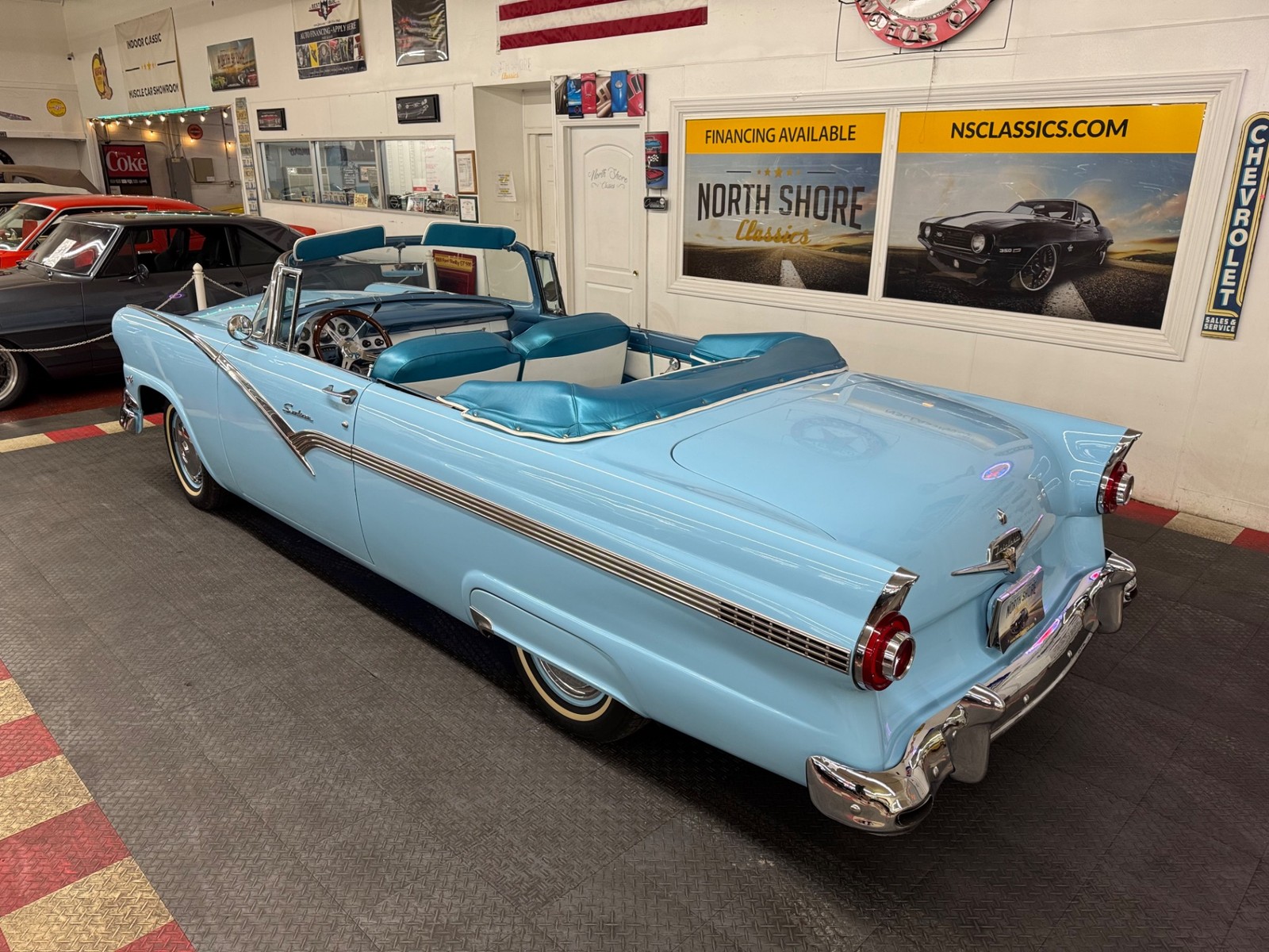 Ford-Fairlane-1956-3