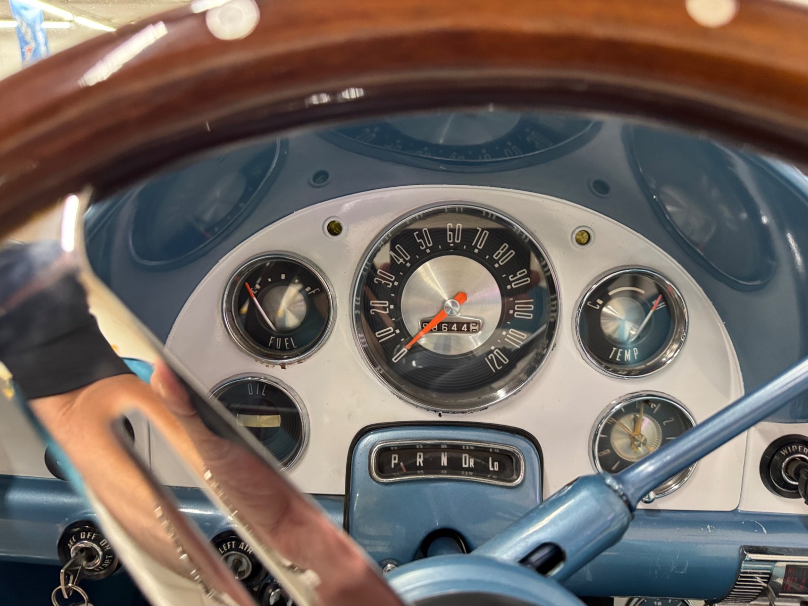 Ford-Fairlane-1956-36