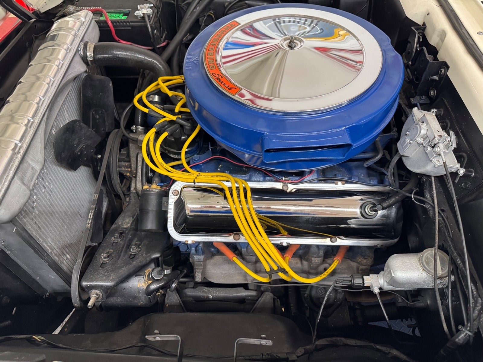 Ford-Fairlane-1957-2-Door-20