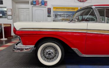 Ford-Fairlane-1957-2-Door-23