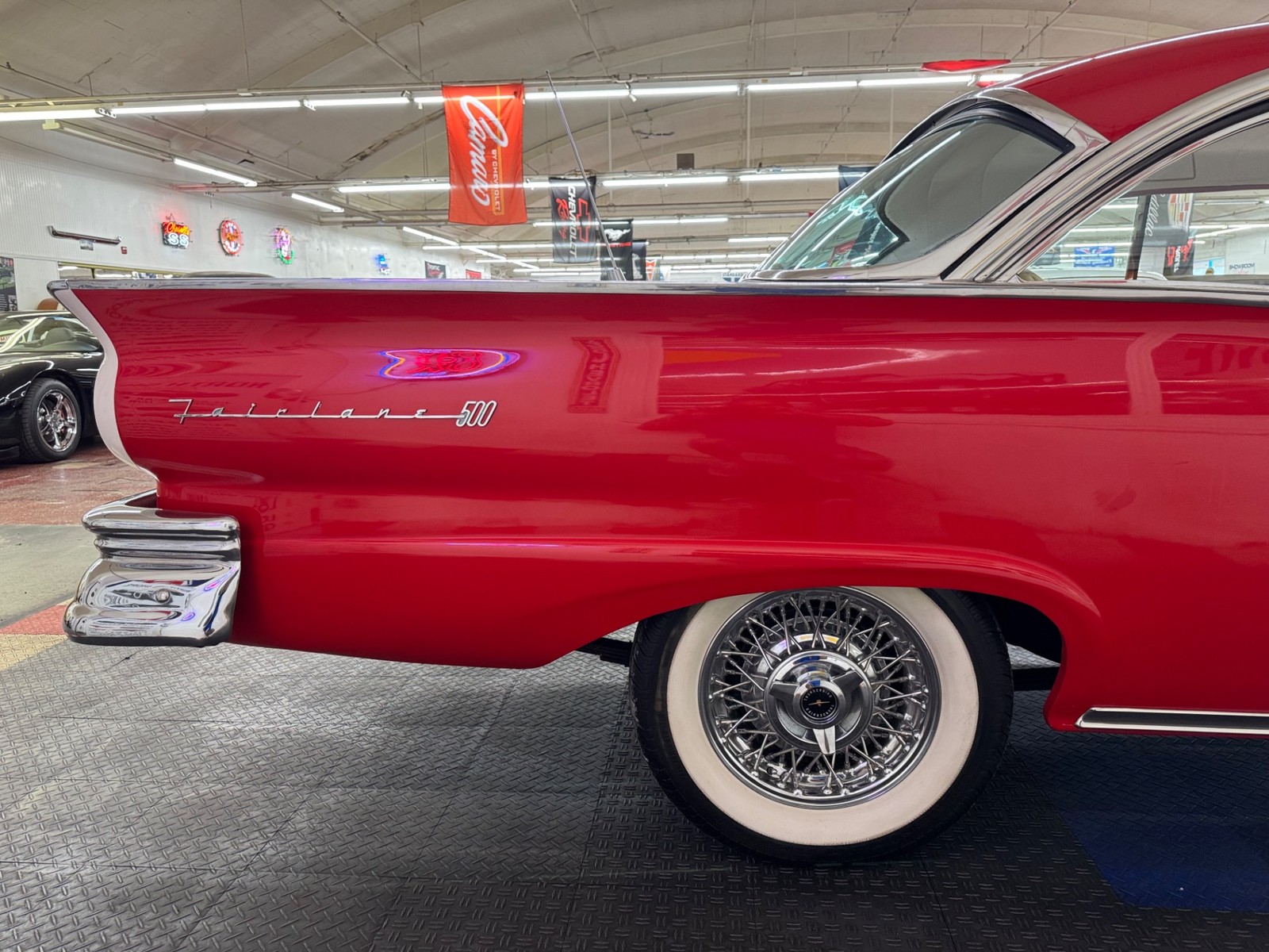 Ford-Fairlane-1957-2-Door-29