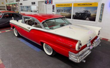 Ford-Fairlane-1957-2-Door-3