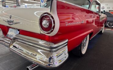 Ford-Fairlane-1957-2-Door-32