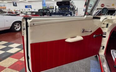 Ford-Fairlane-1957-2-Door-36