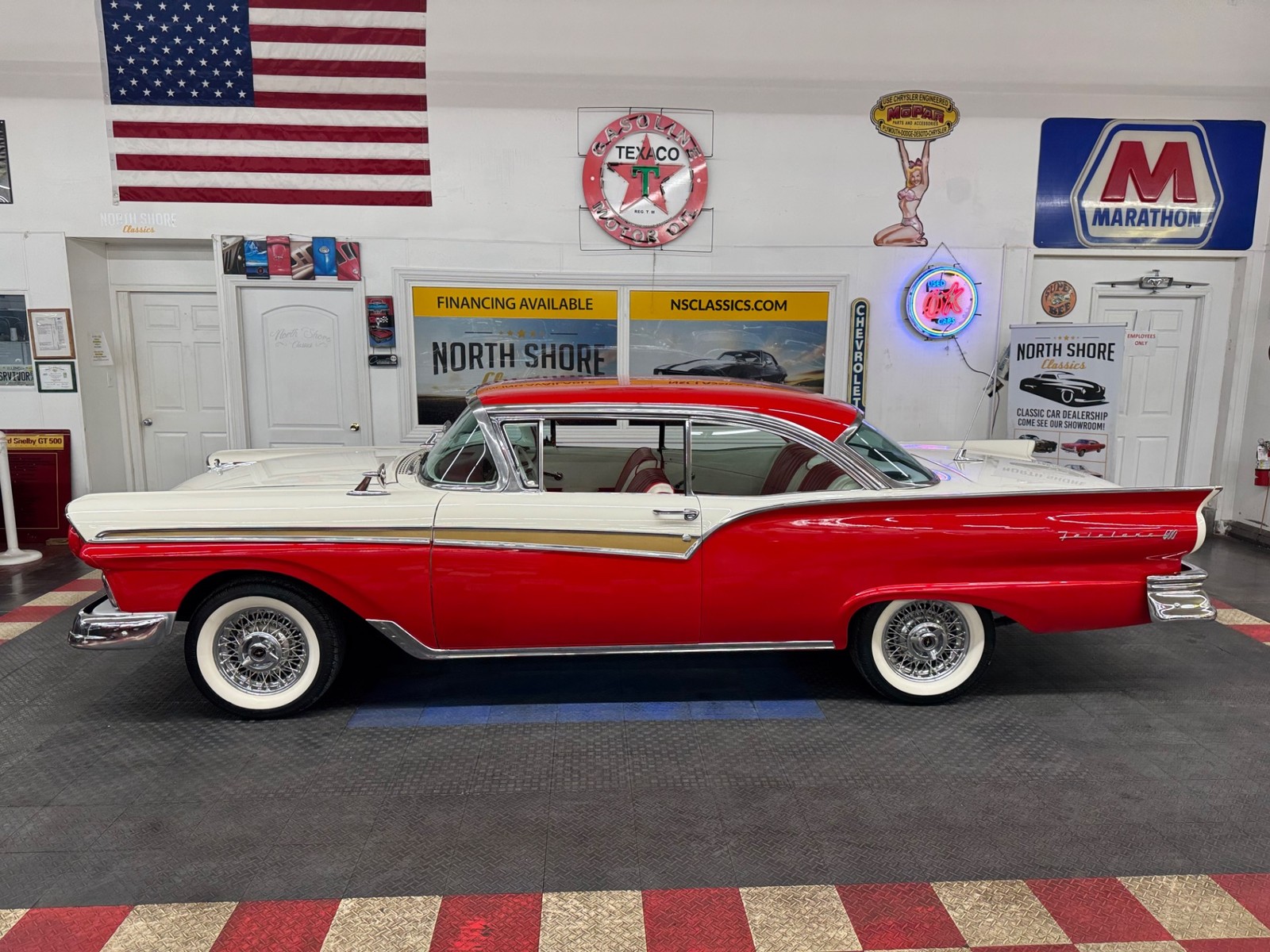 Ford-Fairlane-1957-2-Door-4