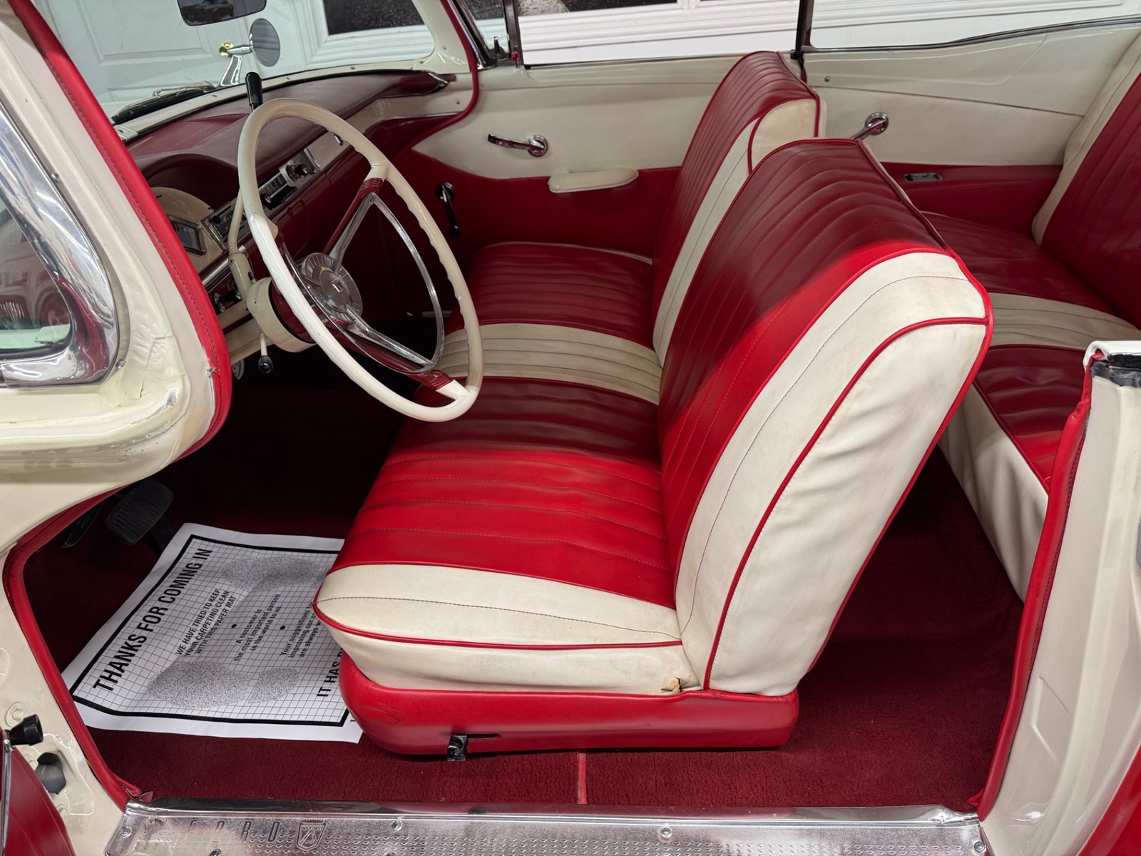 Ford-Fairlane-1957-33