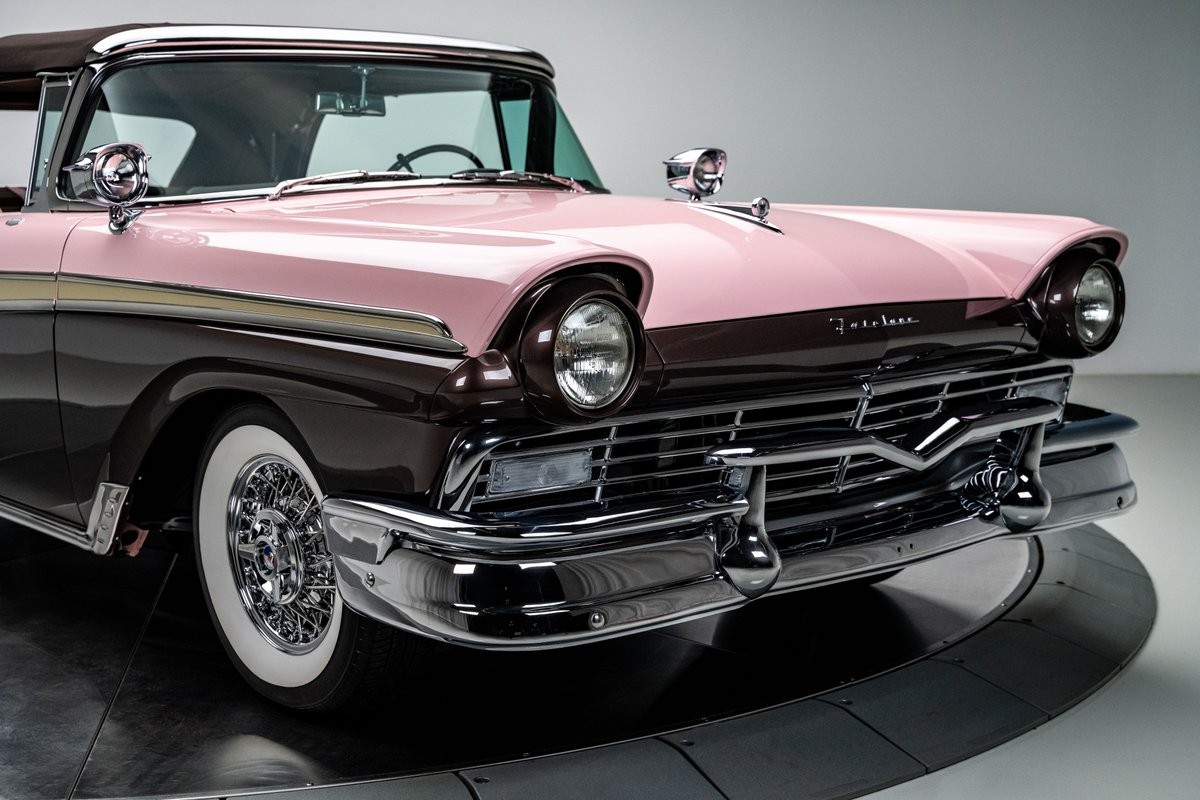 Ford-Fairlane-1957-Convertible-11