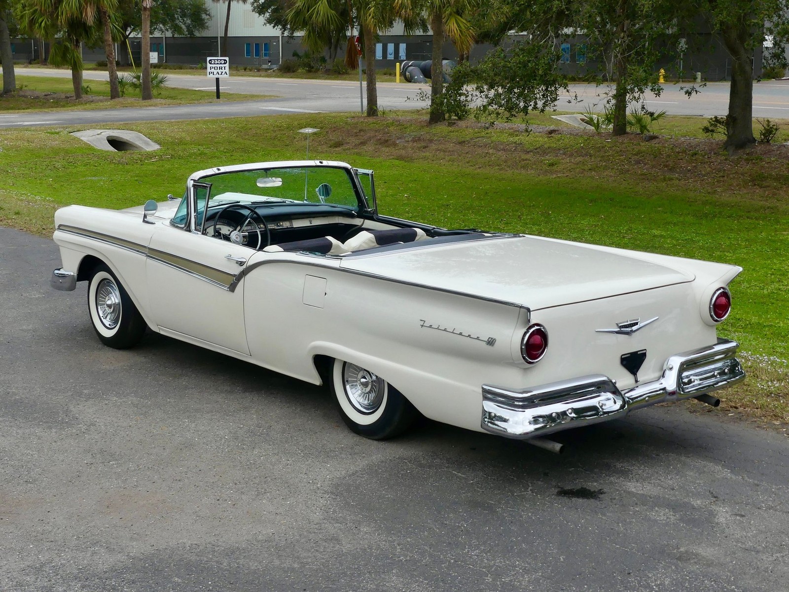 Ford-Fairlane-1957-Convertible-13