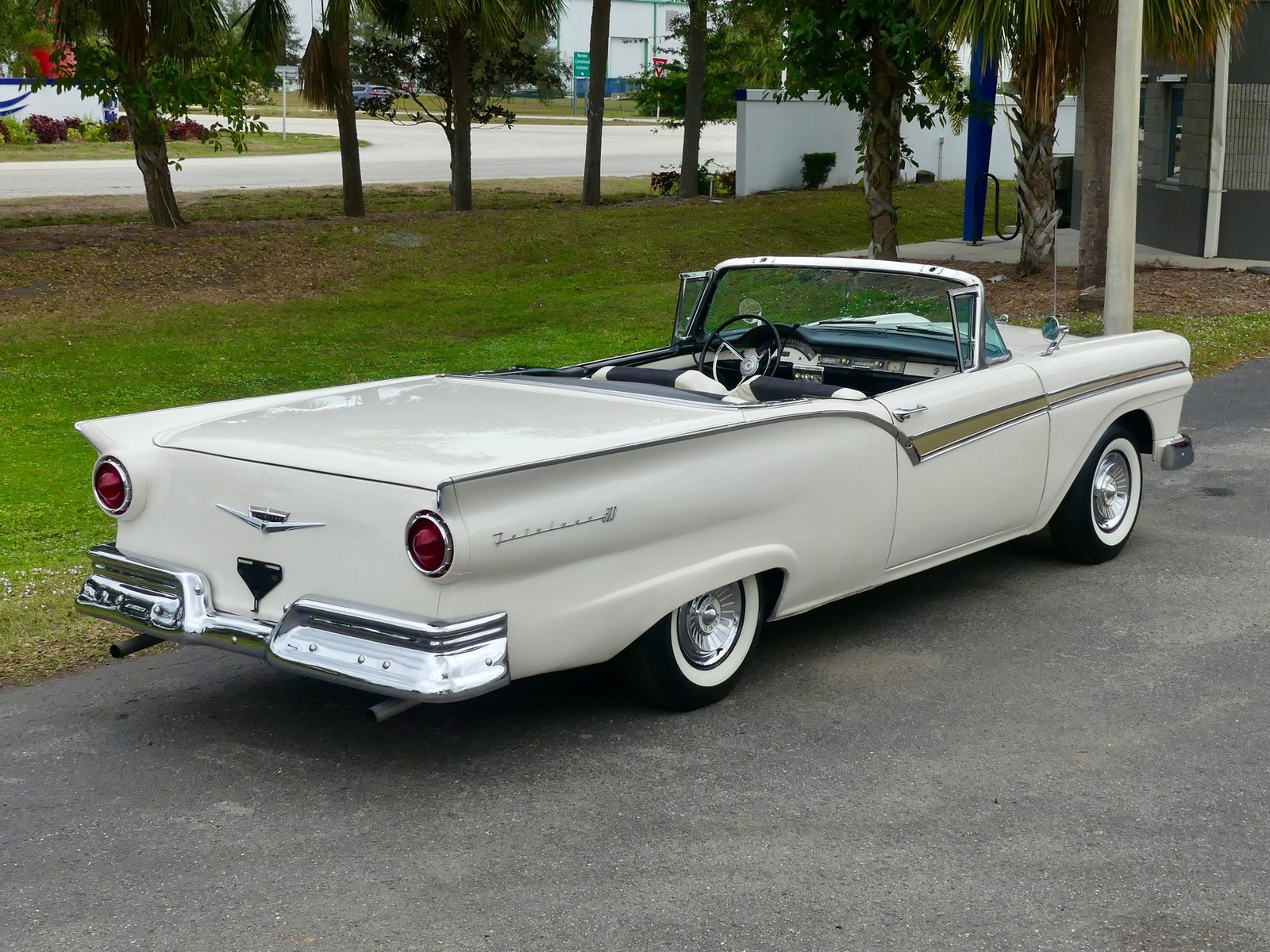 Ford-Fairlane-1957-Convertible-19
