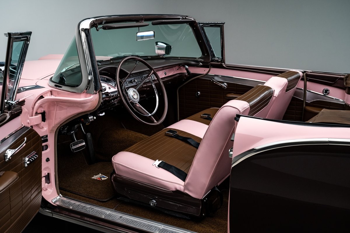 Ford-Fairlane-1957-Convertible-2