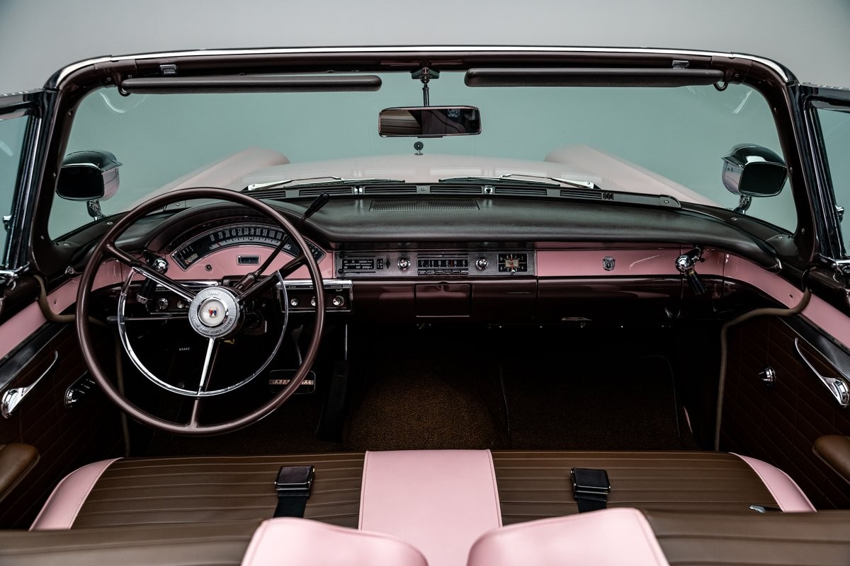 Ford-Fairlane-1957-Convertible-3