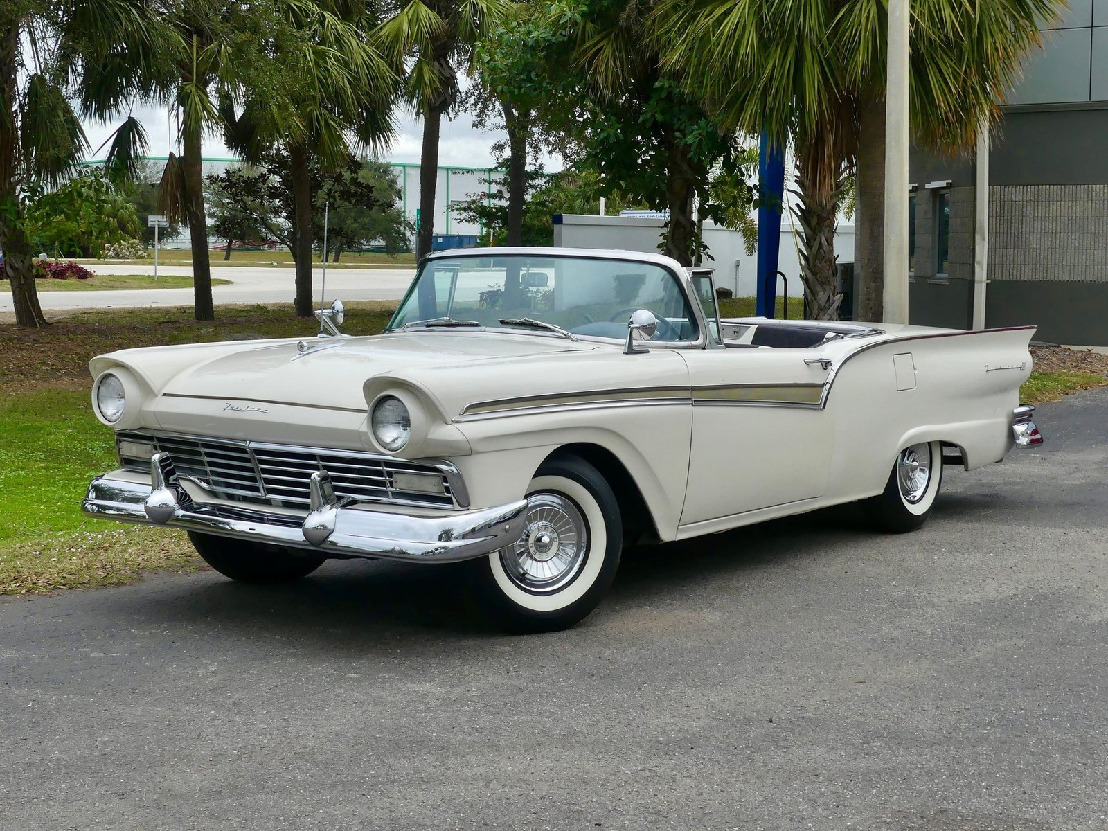 Ford-Fairlane-1957-Convertible-6