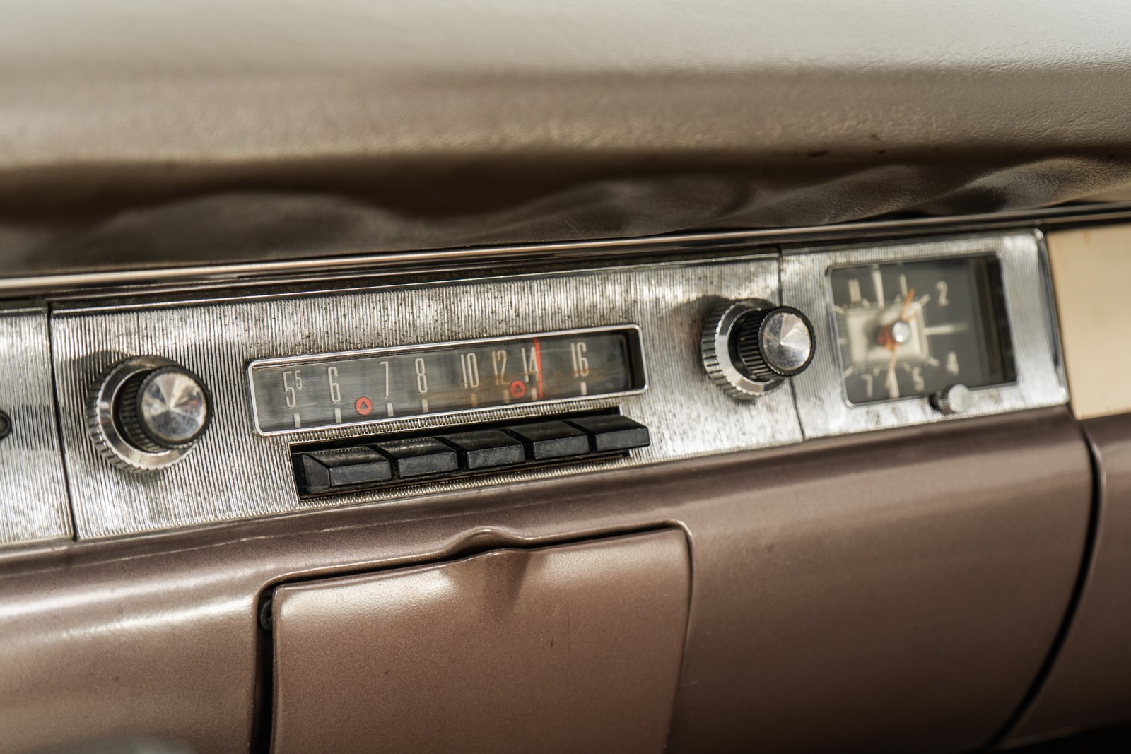 Ford-Fairlane-1957-Coupe-16