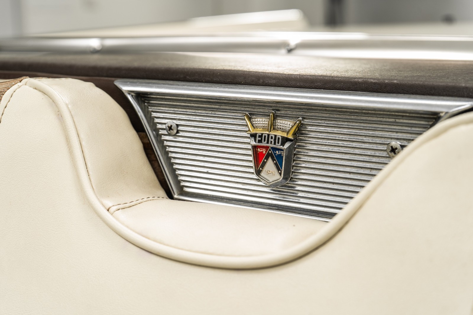 Ford-Fairlane-1957-Coupe-21